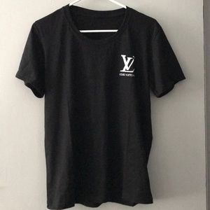 Louis Vuitton black males shirt👕